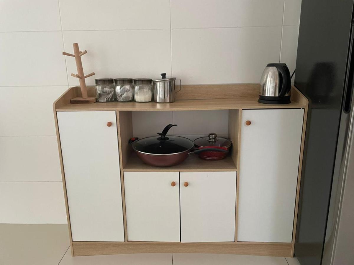 Safiyya Homestay Keluang Luaran gambar